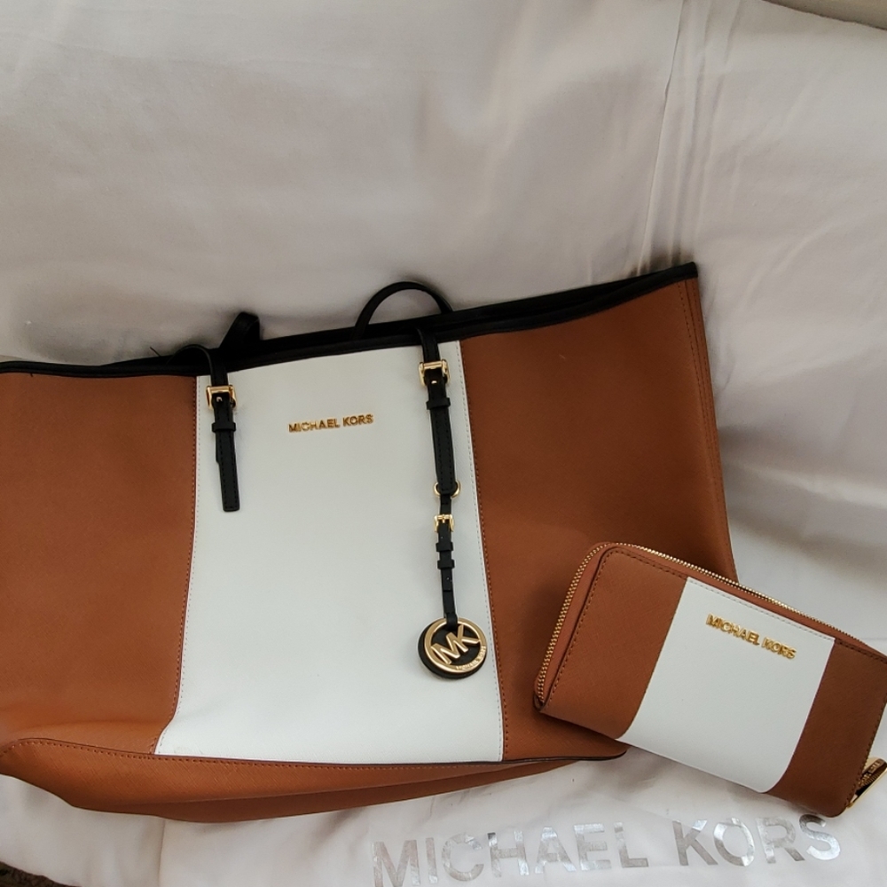 Michael Kors Tote Set
